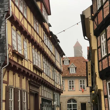 Am Schlosspfad No. 2