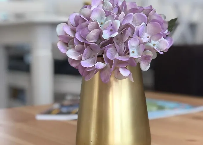 Am Schlosspfad No. 2