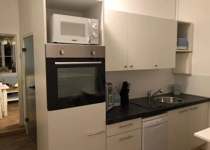 Am Schlosspfad No. 2 *